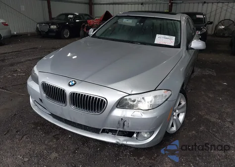 2013 BMW 528I xDrive из США, поврежденный, VIN WBAXH5C58DDW11840